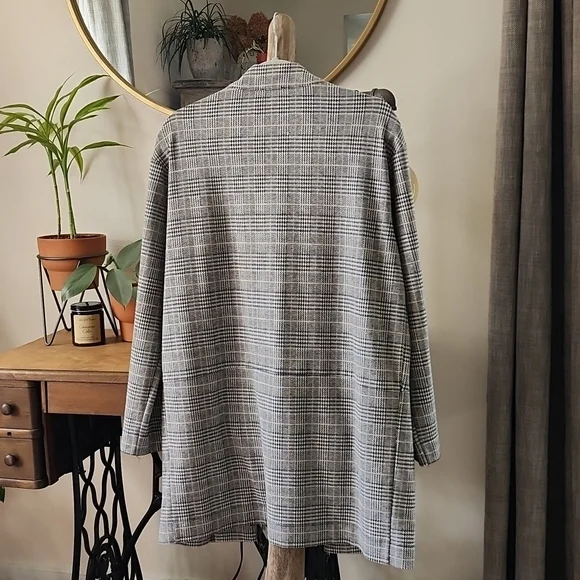 EXPRESS women's houndstooth blazer - Picture 6 of 6